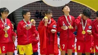 Niềm vui vỡ òa của ĐT Futsal nữ Việt Nam khi lần đầu tiên giành HCV SEA Games