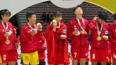 Khoảnh khắc U22 Việt Nam nhận HCV SEA Games 33 đầy cảm xúc