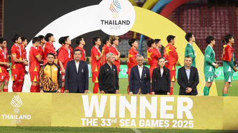 U22 Việt Nam hát Quốc ca dưới ánh mắt đượm buồn của Madam Pang, giành Vàng ngay trên đất Thái