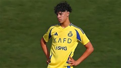 Con trai Ronaldo phô diễn kỹ năng ghi bàn ấn tượng