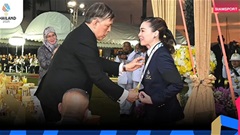 Nhà Vua Thái Lan trao huy chương SEA Games lịch sử cho Hoàng hậu