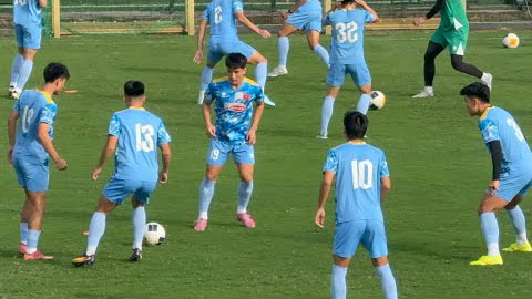 Toàn cảnh Đình Bắc, Văn Khang, Lý Đức cùng U23 Việt Nam hào hứng tập luyện chuẩn bị VCK châu Á