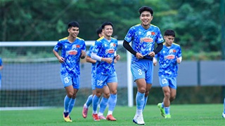 VIDEO hậu vệ Lý Đức chuyền dài cực chính xác cho Đình Bắc sút tung lưới