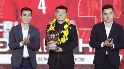 Trực tiếp Gala trao Quả bóng vàng Việt Nam 2025: Châu Đoàn Phát giành Quả bóng vàng Futsal nam 2025