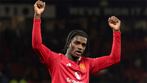 Thủ lĩnh mới của hàng thủ MU là đây!