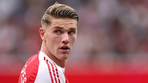 Arsenal nên ngừng làm ‘từ thiện’ với Gyokeres