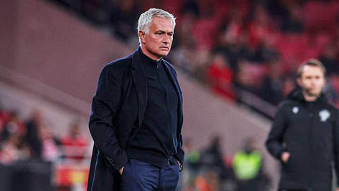 Benfica bất bại 10 trận liên tiếp, Mourinho vẫn khó vô địch Bồ Đào Nha