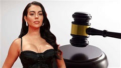 Vợ chưa cưới của Cristiano Ronaldo thắng kiện 