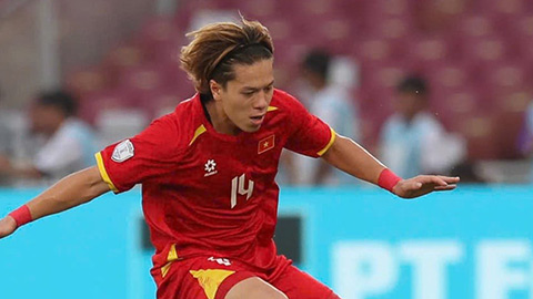 Chiều cao gần 1m80 của Viktor Lê giúp giải quyết nỗi lo của HLV Kim Sang Sik