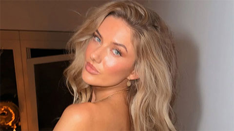 Alica Schmidt đón năm mới đầy cuốn hút 