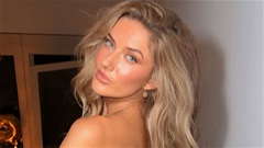 Alica Schmidt đón năm mới đầy cuốn hút 