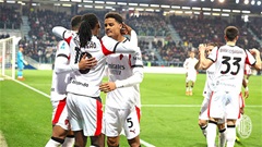 AC Milan tạm chiếm ngôi đầu Serie A