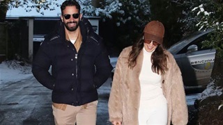 Amorim cười rạng rỡ đi dạo cùng vợ sau khi bị MU sa thải