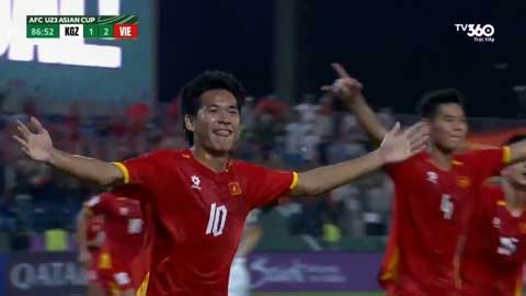 Văn Thuận đánh đầu trượt và cầu thủ U23 Kyrgyzstan phản lưới giúp U23 Việt Nam thắng 2-1
