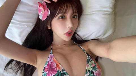 Nữ y tá Nhật Bản khiến fan mê mệt vì nhan sắc và 'máu' thể thao