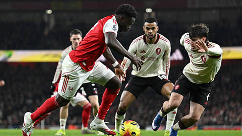 Milos Kerkez buộc Saka 'tắt điện' khiến Arteta phải ra tay