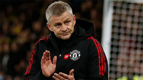 Shearer cảnh báo MU: 'Quay lại với Solskjaer là quyết định rất kỳ lạ'