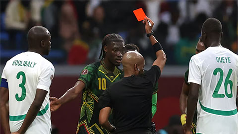 Chuyên gia 'thác loạn' của Tottenham khiến Mali ôm hận trước Senegal
