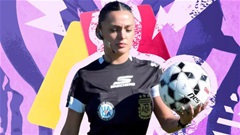  Loos Matrella, trọng tài quyến rũ nhất thế giới khoe ảnh bikini