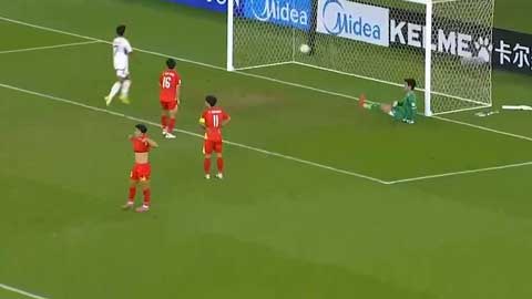 Al Menhali ghi bàn gỡ hòa 2-2 (Trực tiếp: U23 Việt Nam 2-2 U23 UAE)