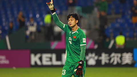Thủ môn Cao Văn Bình khiến cả châu Á phải ngước nhìn