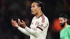 Virgil van Dijk nhận bão chỉ trích vì sai lầm sơ đẳng
