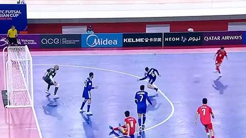 Từ Minh Quang lập cú đúp, nâng tỷ số (Trực tiếp: Futsal Việt Nam 4-3 Futsal Kuwait)