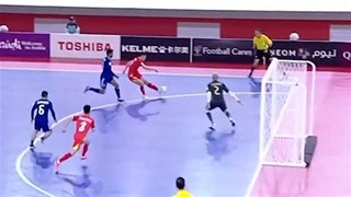 Thịnh Phát xoay người cực nhanh gỡ hòa (Trực tiếp: Futsal Việt Nam 2-2 Futsal Kuwait)
