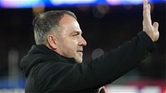 HLV Flick có điểm không hài lòng về trận thắng tưng bừng của Barca