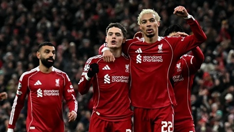 Hai chàng trai, một lối thoát cho Liverpool