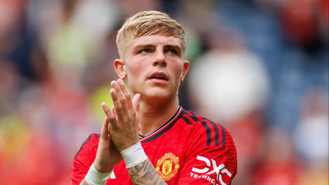 Cựu sao MU bị sa thải chỉ sau 5 phút thi đấu