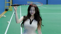 Hot girl cầu lông xinh đẹp khiến fan quên ngay pickleball