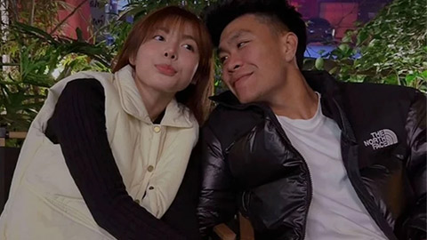 Lộ ảnh tình tứ của trung vệ Lý Đức và hot girl bắn súng Phí Thanh Thảo