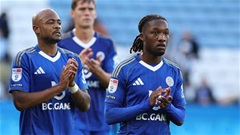 Cựu vương Ngoại hạng Anh bị trừ 6 điểm