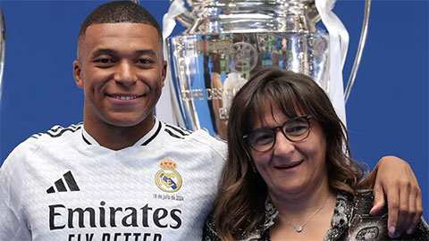 Mẹ Mbappe kiếm tiền nhiều hơn 7 cầu thủ Real Madrid