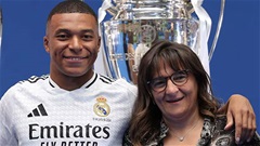 Mẹ Mbappe kiếm tiền nhiều hơn 7 cầu thủ Real Madrid