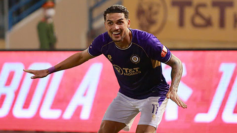 Đỗ Hoàng Hên ăn mừng như sao MU,  chờ ghi bàn cho ĐT Việt Nam