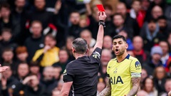 MU nhận lợi thế cực lớn nhờ thẻ đỏ ngớ ngẩn của Romero