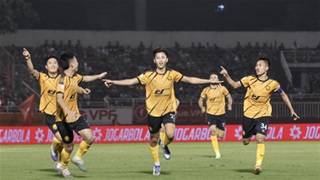 Ngôi sao ĐT Lào lập 2 siêu phẩm đánh bại thủ môn Patrik Lê Giang