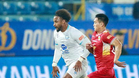 HLV Hà Tĩnh bất ngờ nói về chuyện Xuân Son 'tịt ngòi'