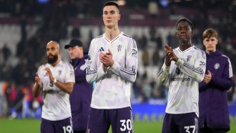 Carrick không có đũa thần, và MU không thể phục hưng sau 1 đêm