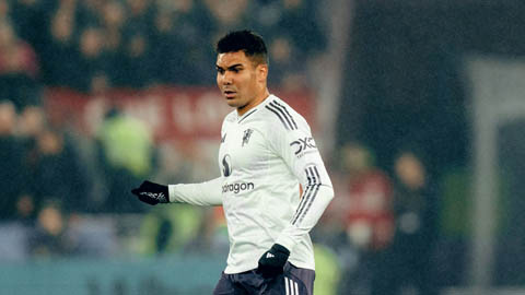 Casemiro ghi bàn nhưng đã biết kết cục trước khi VAR vào cuộc