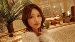 Nữ diễn viên phim người lớn khiến nam thần bóng chuyền suýt mất nghiệp đắt show