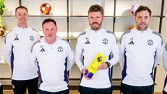 Bóc tách công lao đội ngũ đứng đằng sau Michael Carrick ở MU!