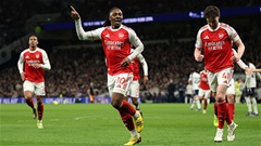 Eze ‘ngồi cùng mâm’ với 2 huyền thoại của Arsenal