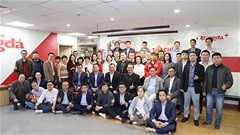 Chủ tịch VFF Trần Quốc Tuấn cùng Thường trực BCH thăm, chúc Tết Tạp chí Bóng đá