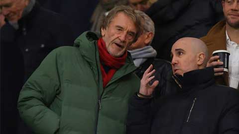 MU gánh nợ 1,29 tỷ bảng vẫn báo lãi đậm, Ratcliffe 'ra tay' cứu Old Trafford