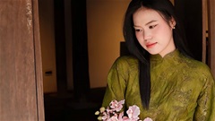 Hot girl bóng chuyền Việt Nam khoe vẻ dịu dàng ngày xuân 