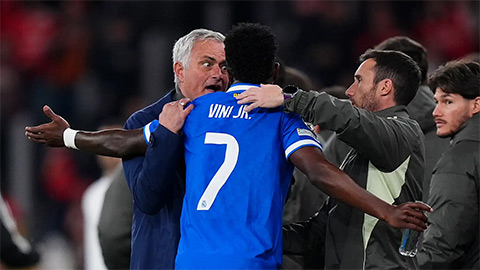 Jose Mourinho đổi giọng, đòi đuổi 'kẻ thù' của Vinicius