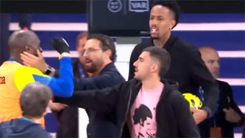 Nyom tìm Vinicius 'tính sổ' sau hồi còi mãn cuộc tại Bernabeu